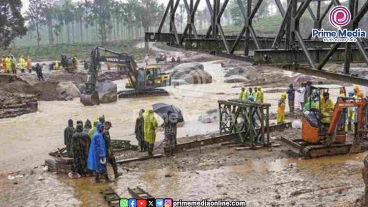 വയനാട് ഉരുള്പൊട്ടല് ഉണ്ടായ മുണ്ടക്കൈ പ്രദേശത്തെ ചൂരല്മലയുമായി ബന്ധിപ്പിക്കുന്നതിനായി സൈന്യം നിര്മിക്കുന്ന ബെയ്ലി പാലത്തിന്റെ നിര്മാണം അവസാനഘട്ടത്തില്.