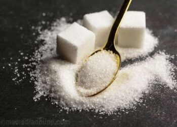 പഞ്ചസാര ‘വെളുത്ത വിഷം’ ; എന്നും പഞ്ചസാര കഴിക്കുന്നവരാണോ നിങ്ങൾ? എന്നാൽ എട്ടിന്റെ പണി മേടിക്കാൻ തയ്യാറായിക്കോളൂ