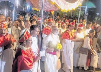 ചാവക്കാട് പോലീസ് പാലയൂര്‍ പള്ളിയിലെ ക്രിസ്മസ് ആഘോഷം മുടക്കി; സുരേഷ് ഗോപി പറഞ്ഞിട്ടും രക്ഷയില്ല.