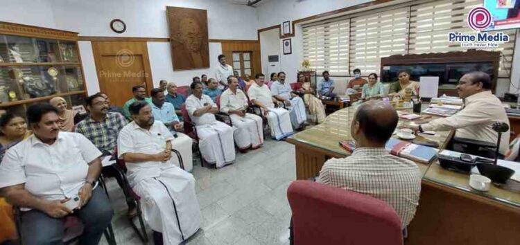 കോട്ടയം ജില്ലയിലെ നഗരങ്ങൾ സൗന്ദര്യവത്കരിക്കാനും വലിച്ചെറിയൽ മുക്തമാക്കാനും ജനകീയ പദ്ധതി നടപ്പാക്കുന്നതിന്റെ ആദ്യ ആലോചനായോഗം നടന്നു.