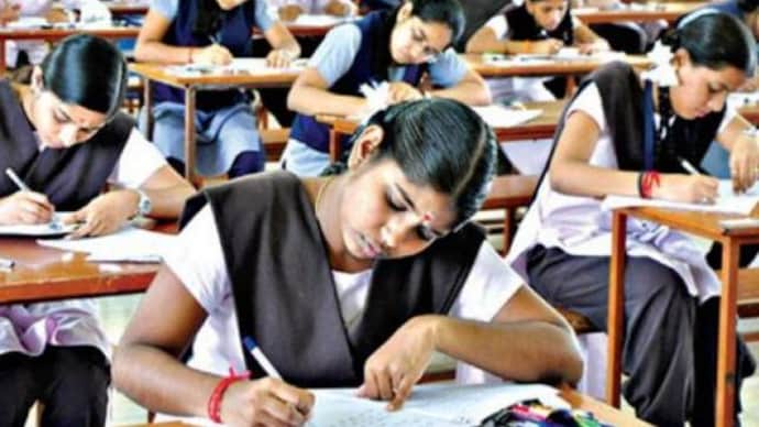 സിബിഎസ്ഇ 10, 12 ക്ലാസ് പരീക്ഷ തീയതികൾ പ്രഖ്യാപിച്ചു.