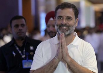 രാഹുൽ ഗാന്ധി പാർട്ടി പരിശീലനത്തിന് വൈകിയെത്തി; 10 പുഷ് അപ്പ് ശിക്ഷ നൽകി പരിശീലകൻ.