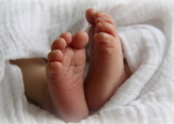 മൂന്ന് മാസം പ്രായമായ കുഞ്ഞ് കിണറ്റിൽ വീണ് മരിച്ചു; കൈയിൽ നിന്ന് അബദ്ധത്തിൽ വീണതെന്ന് അമ്മയുടെ മൊഴി