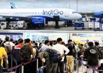 യാത്രക്കാർ ‘ആകാശച്ചുഴി’യിൽ പെട്ടിട്ട് ഇന്നേക്ക് ഏഴാം നാൾ ; ഇന്ന് 450 ഓളം ഇൻഡിഗോ സര്‍വീസുകള്‍ റദ്ദാക്കി